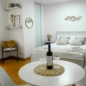 Shabby Studio- Ai Fori Imperiali Rome